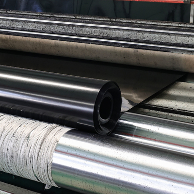 Kekuatan Tarikan ≥15MPa Indeks Oksigen ≥30% HDPE Geomembrane Liner Untuk Solusi Waterproofing yang awet