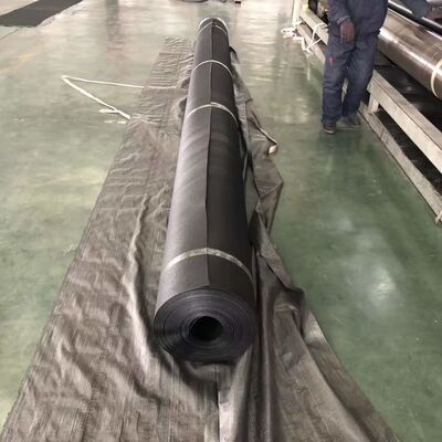 Kekuatan tarik ≥15MPa HDPE Geomembrane Liner Lebar 1 sampai 12 meter Indeks oksigen ≥30 persen Membran tahan air tahan lama