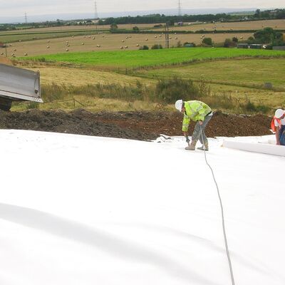 Geotekstil Non-Woven Filament Kontinuus yang Bertahan Lama Untuk Dukungan Infrastruktur Landasan Pacu Bandara