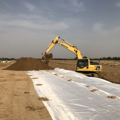 Industri Kelas Polypropylene PET Woven Geotextile Kain 300g awet untuk Tepi Sungai