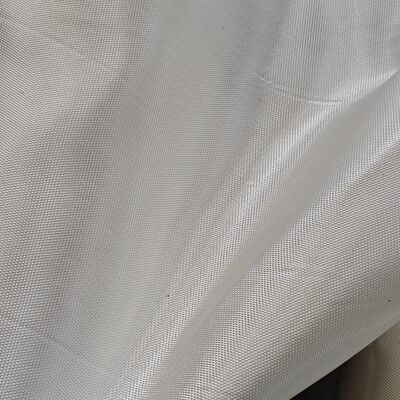 Kain Geotekstil Woven Industri yang dirancang untuk mencegah erosi tanah dan perpindahan agregat dalam aplikasi infrastruktur