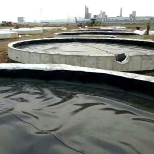 Liner Geomembran HDPE Tahan Tusukan untuk Penghalang Anti Bocor yang Tahan Lama dalam Aplikasi Pertanian dan Industri