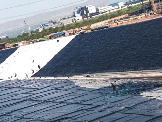 Liner Geomembrane HDPE Hitam Dilindungi UV Untuk Konstruksi Danau Buatan