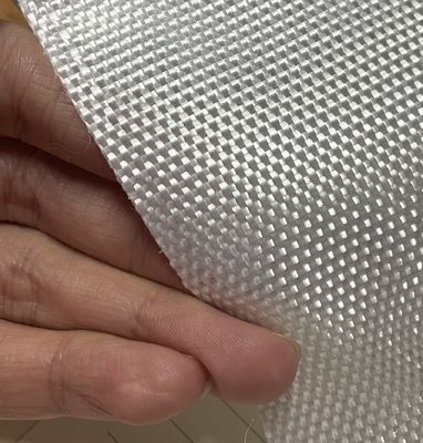 Kekuatan Pencuran CBR 12KN Kain Geotekstil Woven Kekuatan tarik 50KNm hingga 1200KNm Perpanjangan 10 Persen Daya tahan dan bahan untuk konstruksi