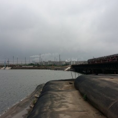 120/120KN Kekuatan Dewatering Geotextile Tubes Anti UV PP Dewatering Filter Bag