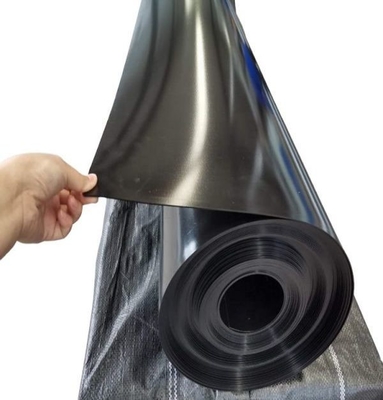 Kandungan Karbon Hitam 2,0-3,0% Polyethylene Hdpe Densitas Tinggi Liner Elongasi Break ≥ 700% Superior Untuk Proyek