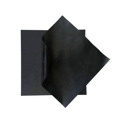 Kandungan Karbon Hitam 2,0-3,0% Polyethylene Hdpe Densitas Tinggi Liner Elongasi Break ≥ 700% Superior Untuk Proyek