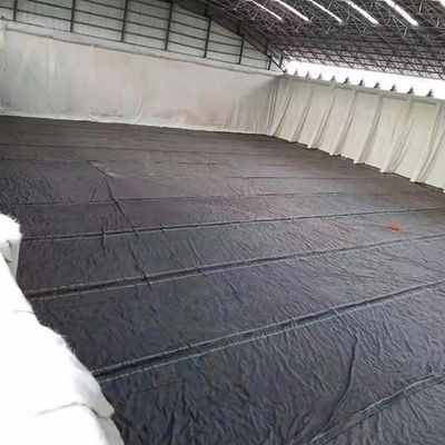 Kandungan Karbon Hitam 2.0-3.0 Persen HDPE Geomembran Liner Permukaan Halus dengan Kekuatan Sobek Tidak Kurang dari 25KN per Meter Tahan Lama dan Material